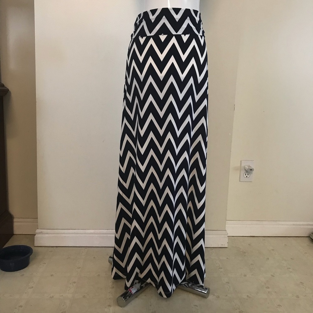 🌸DONATING 7/31 Chevron Maxi Skirt